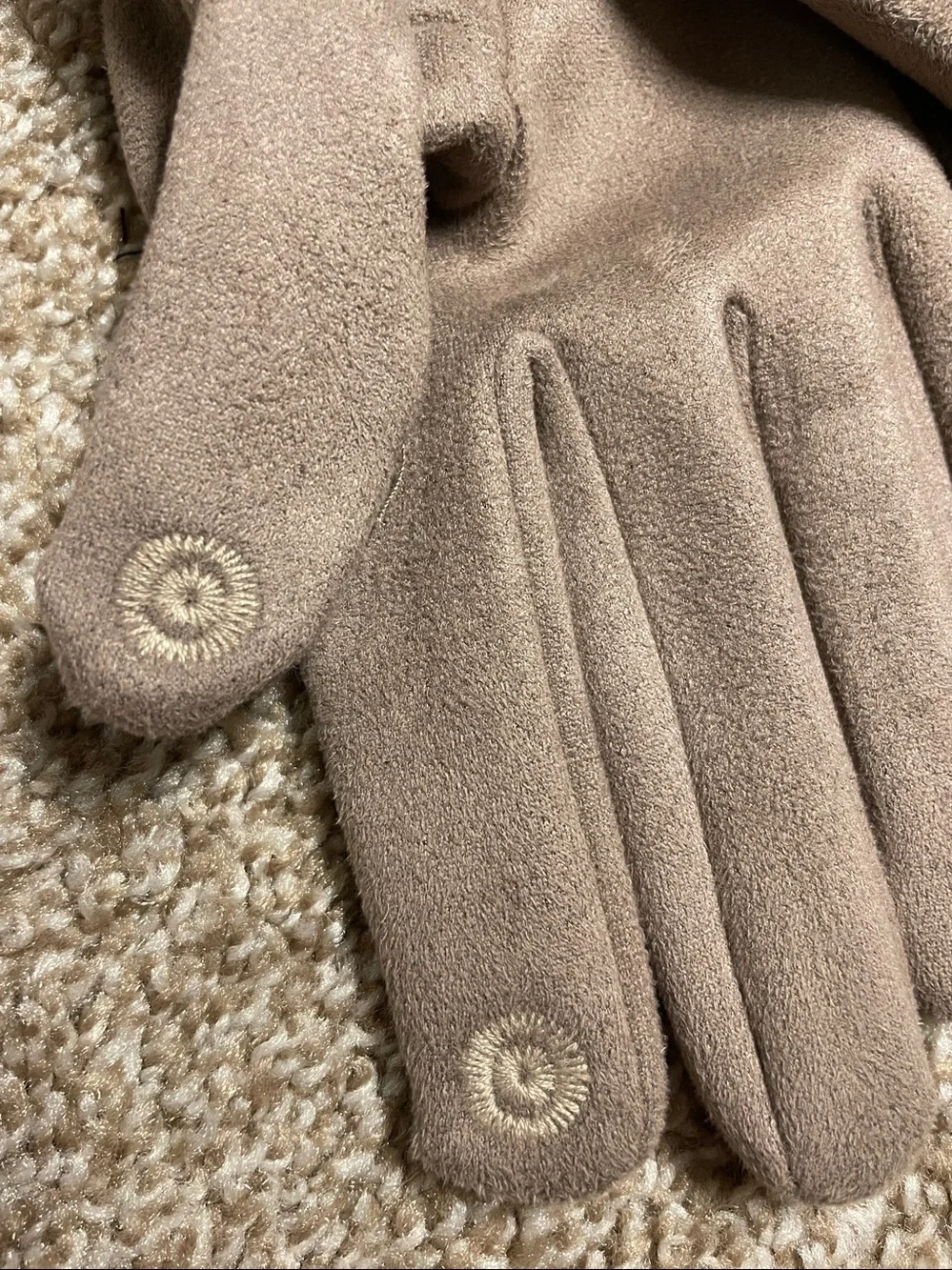 NWT Isotoner Tan Gloves